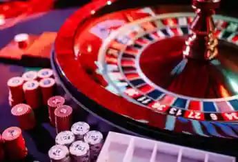 x7777 Casino live dealer table experience for Filipino players